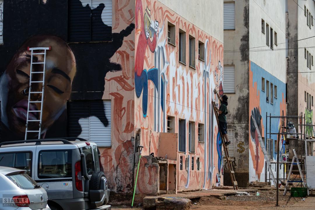 Foto 22 de 27 — Festival de Graffiti transforma Residencial dos Oitis em Araraquara; ‘lugar cheio de arte e esperança’